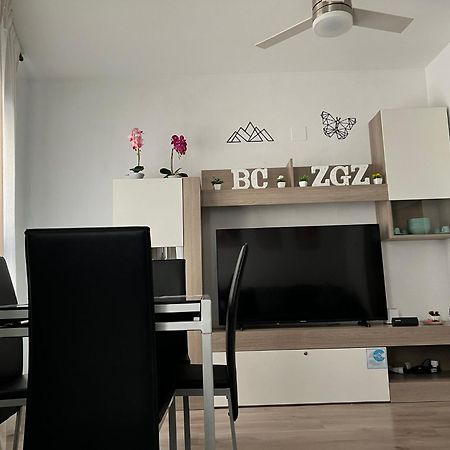 El Bc Zaragoza - Aljaferia Apartment Bagian luar foto