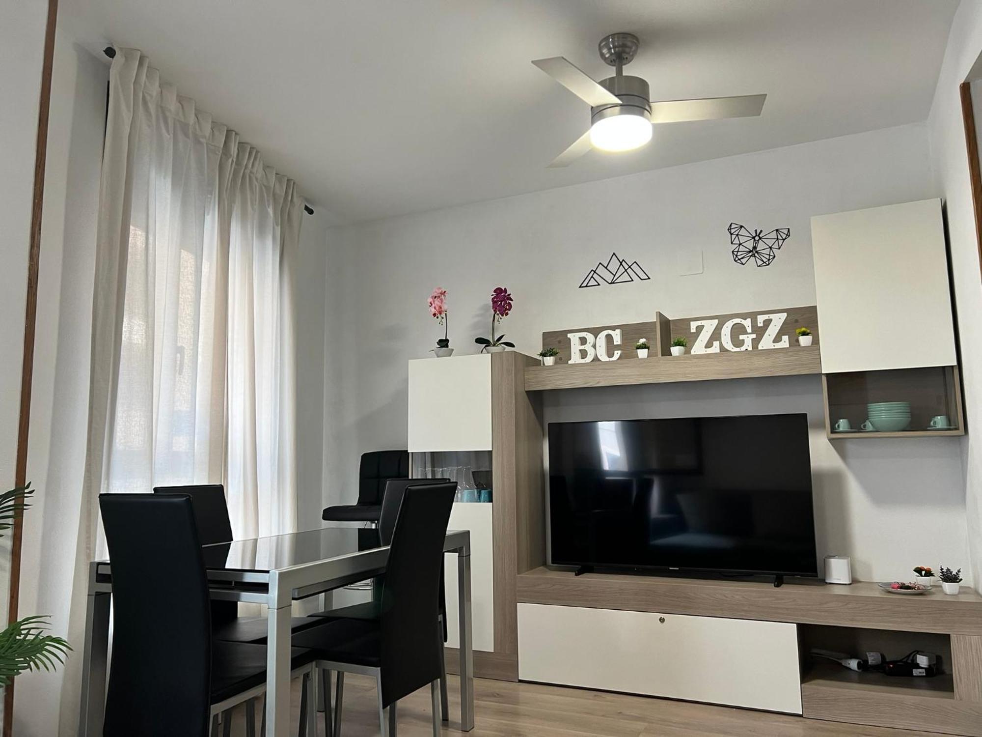 El Bc Zaragoza - Aljaferia Apartment Bagian luar foto