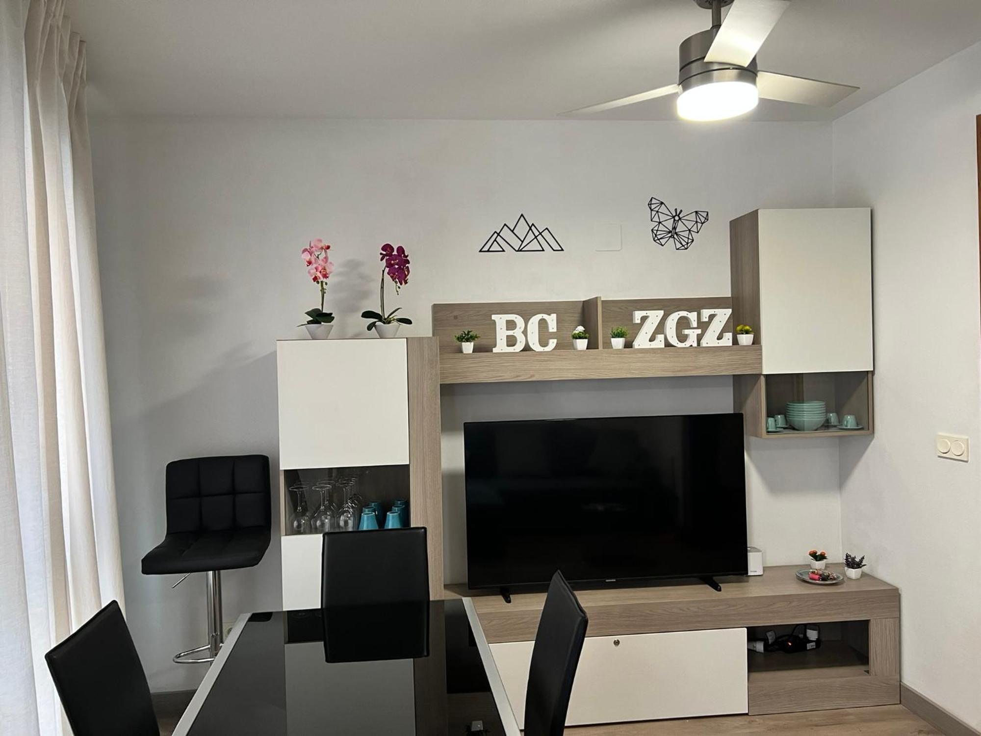 El Bc Zaragoza - Aljaferia Apartment Bagian luar foto
